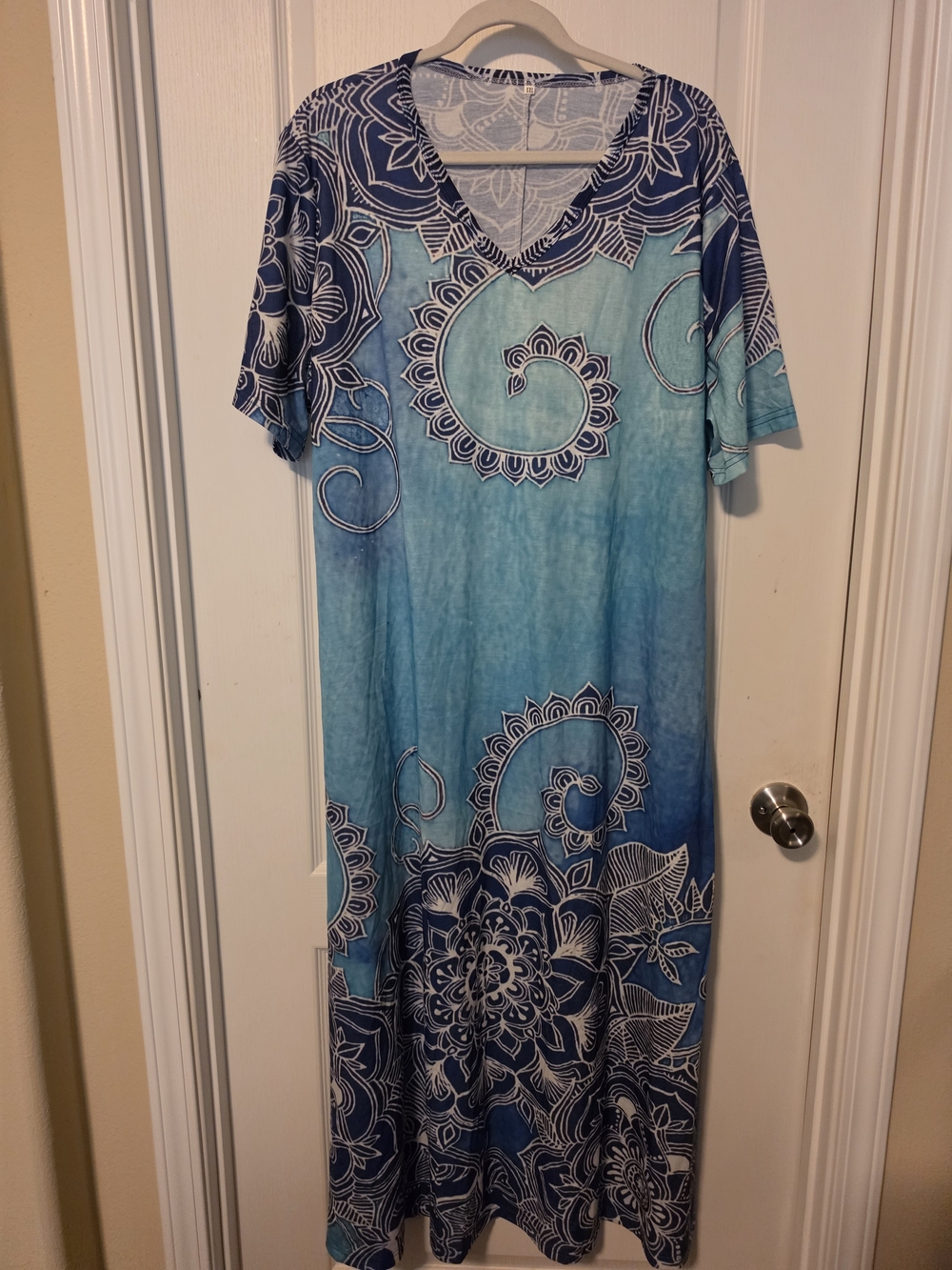 Blue Ombre Floral Maxi Dress with V-Neck